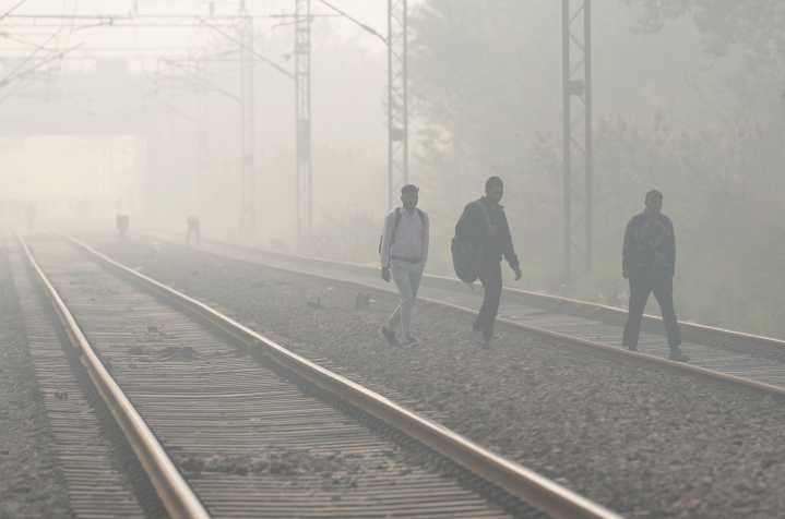 Delhi Pollution: Residents, Students Stage Protest at Jantar Mantar