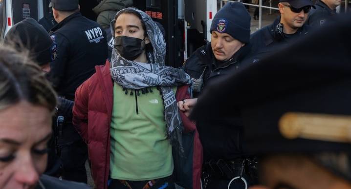 Estados Unidos: Varios manifestantes arrestados por bloquear el paso a agentes migratorios en Nueva York