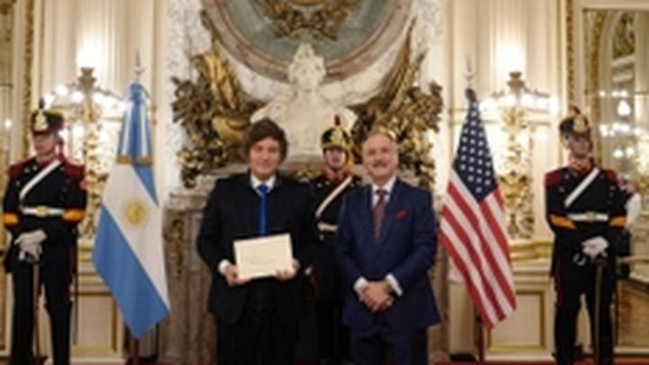 Milei recibió en la Casa Rosada a Peter Lamelas, el nuevo embajador de EEUU