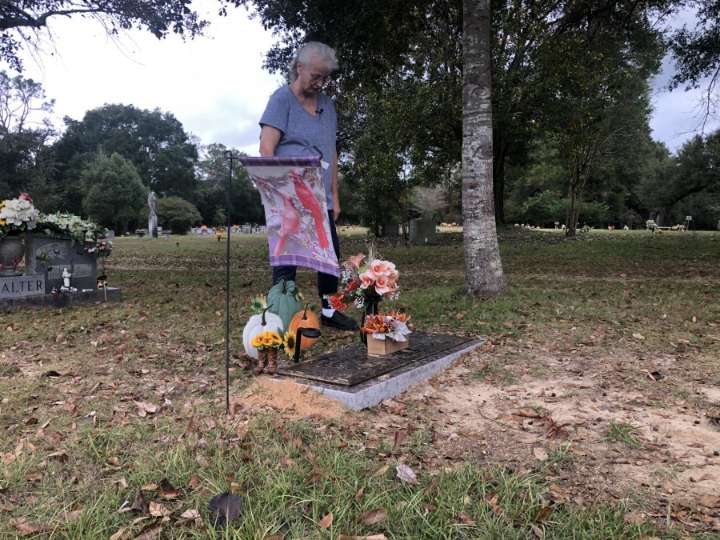 Cemetery bench thief leaves grieving Robertsdale woman searching for answers