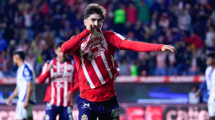 Armando González iguala marca de Chicharito Hernández en Chivas