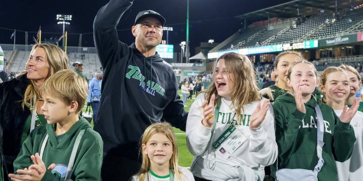 Florida hires Tulane’s Jon Sumrall as head coach with six