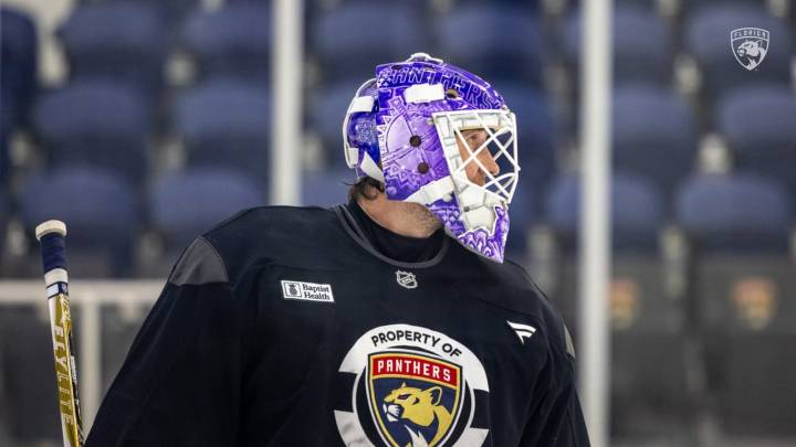 Bobrovsky debuts Hockey Fights Cancer mask