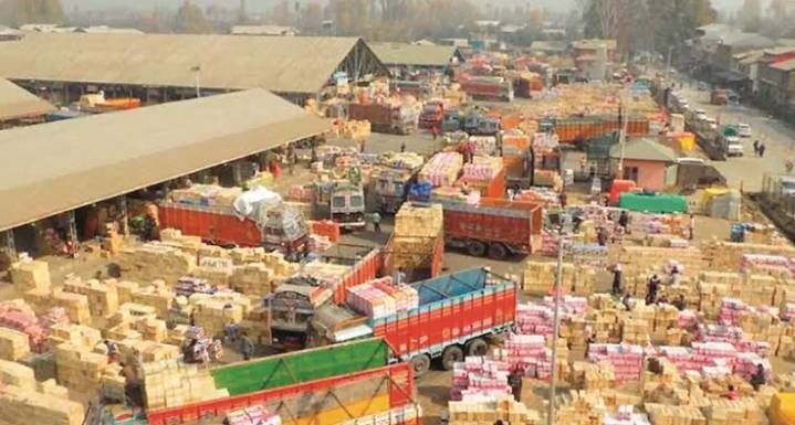 Valley’s largest fruit mandi joins chorus to seek Rs 2,000 crore revival package for horticulture