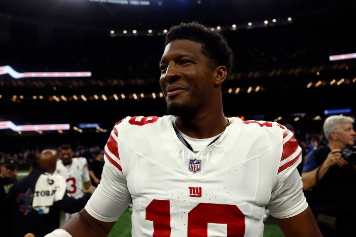 Giants expected to start a former Brown at QB on Sunday vs. the Packers