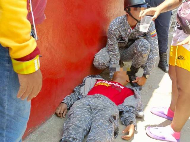 PNB cayó entrompao de una moto