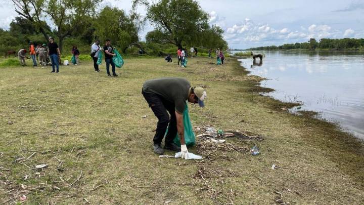 PUERTO VILELAS: Jornada De Cuidado Ambiental En La Costa De La Ex Molinos