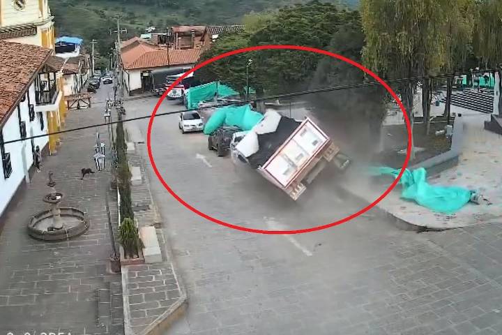 Volqueta sin frenos casi ocasiona una tragedia en el parque de California, Santander