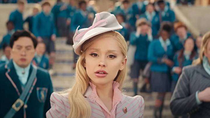 "Pyjama Mann" Jailed for Crashing 'Wicked: For Good' Premiere and Grabbing Ariana Grande