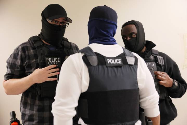 Twin Cities ICE employee charged in child sex sting, Bloomington police say