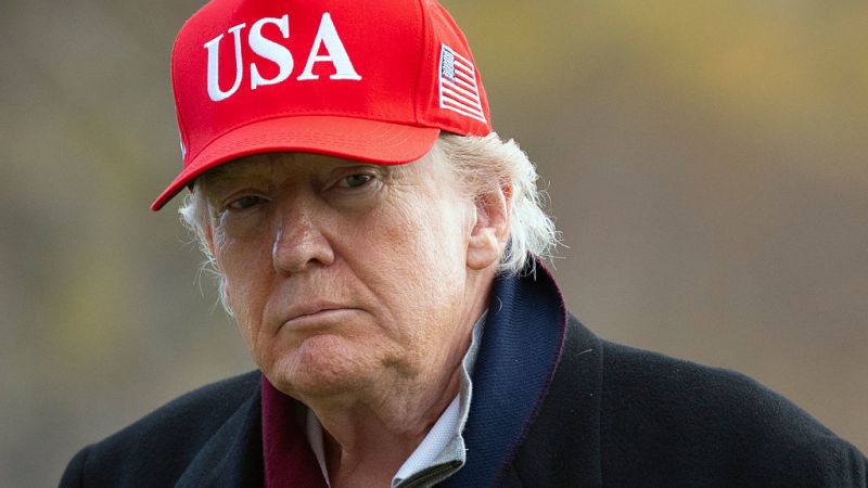 Hassett dice que el Gobierno de Trump ya envió “cheques de unos US$ 2.000” a estadounidenses que trabajan horas extra o recibieron ingresos por propinas