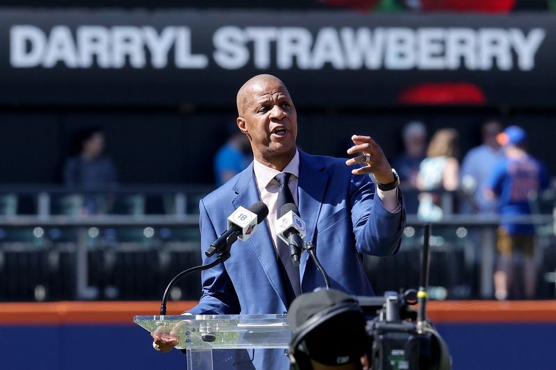 Trump pardons former baseball star Darryl Strawberry, alum of 'Celebrity Apprentice'