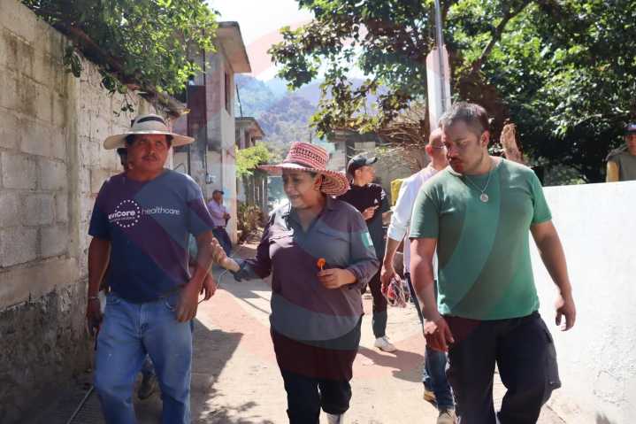 Hidalgo da continuidad al proceso de reconstrucción en Huehuetla con liderazgo firme y acciones integrales