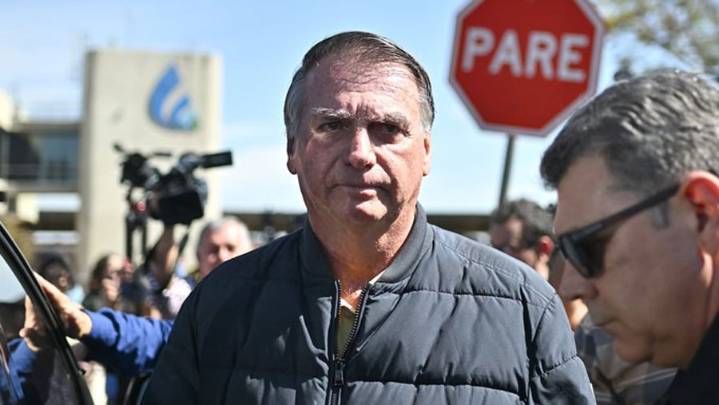 Bolsonaro pierde el cargo y el salario de su partido por la condena a prisión