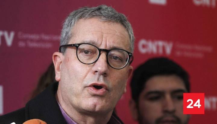 Bernardo Fontaine niega posible vínculo con red de bots