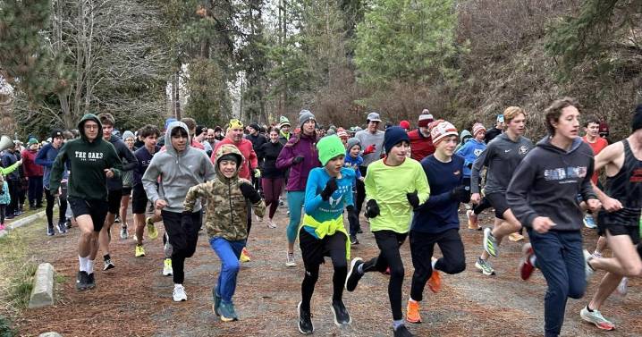 Annual Bloomsday Road Runners Club Turkey Trot collecting donations for Second Harvest