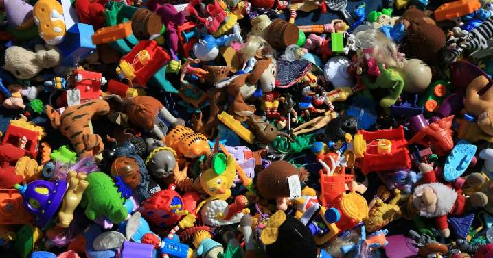 How To Declutter Your Kid's Toys Before Christmas