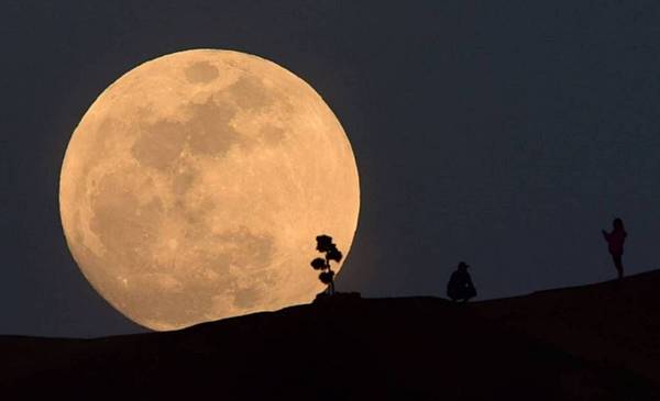 Superluna en Argentina: a qué se debe el fenómeno que se verá este miércoles