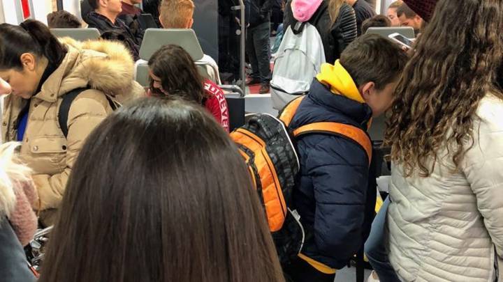 Un incendio cerca de las vías del tren causa retrasos de 30 minutos en la línea C