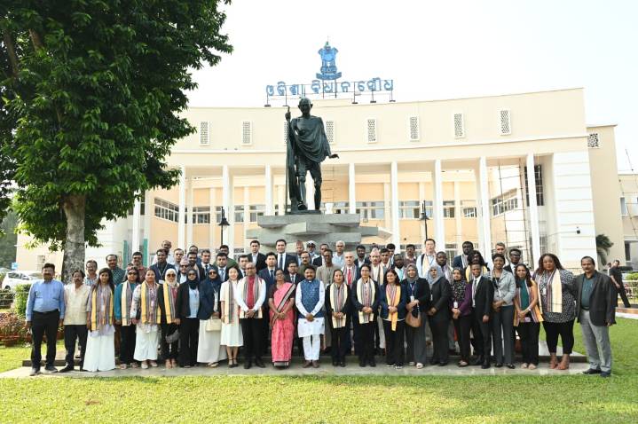 40 foreign delegates from 12 countries visit Odisha Assembly