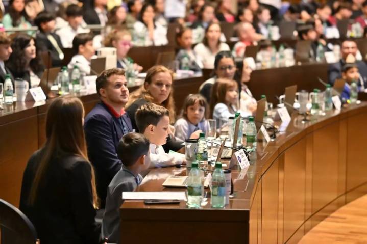 Misiones abrió el Parlamento Disruptivo 2025 con proyectos  para cuidar el ambiente y fortalecer la educación