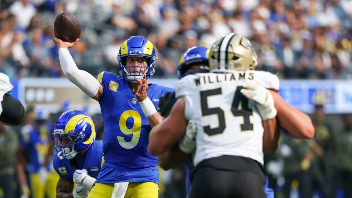 Matthew Stafford has three TDs, Rams lead Saints 20