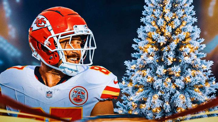Travis Kelce weighs in on Christmas decorating debate