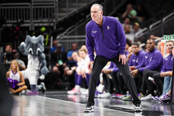 Deadspin | TCU holds off Wisconsin to win Rady Children's Invitational