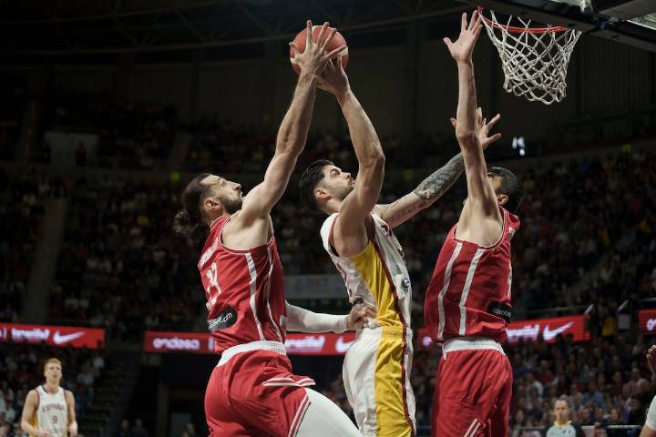 Una España solidaria y enérgica pasa por encima de Georgia: 90