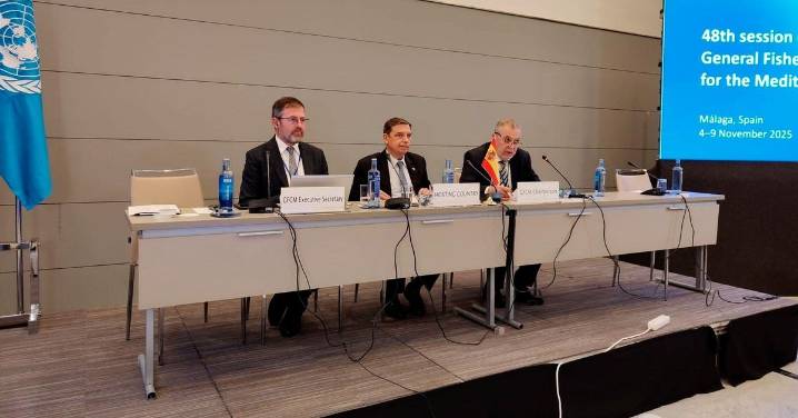 Planas defiende en Málaga una pesca sostenible basada en la ciencia y la cooperación internacional