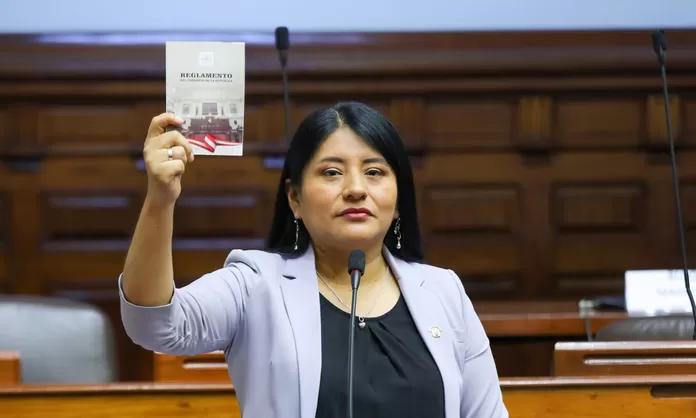 Proponen prohibición de cuentas en redes sociales por parte de partidos políticos en campaña electorales