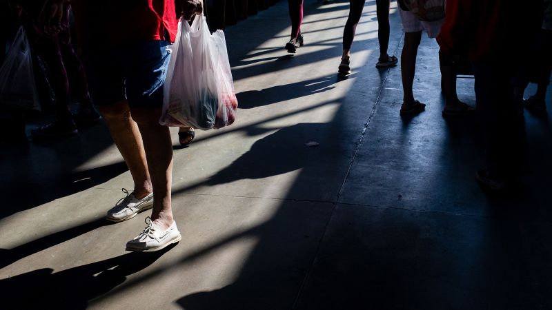 ‘Things are pretty crappy.’ 1 in 4 US households are living paycheck to paycheck