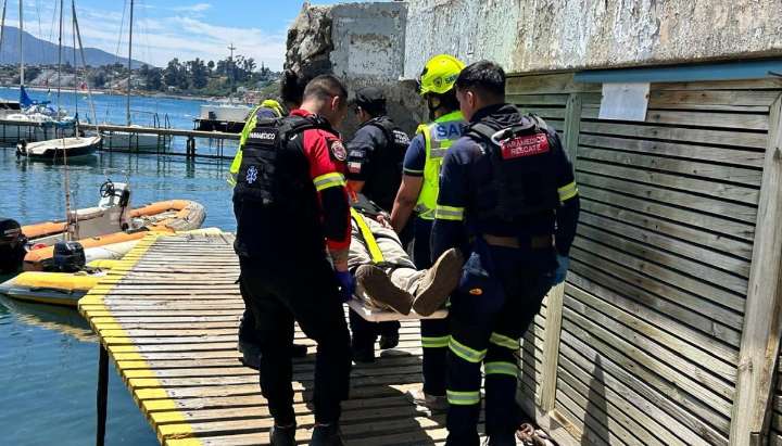 Simulacro marítimo movilizó a organismos de emergencia al borde costero de Concón para fortalecer capacidades de respuesta