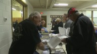 Free community Thanksgiving dinner served in Milwaukee