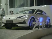 Denza abre su primera agencia en México