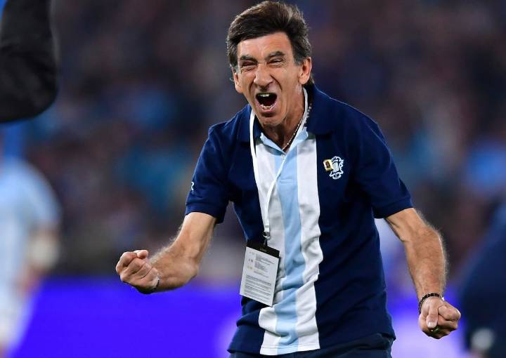 Racing le gana desde el arranque a River en Avellaneda, en busca de los cuartos de final