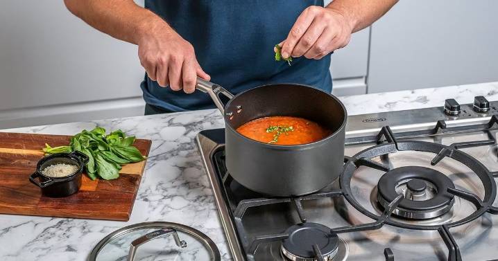 'Easy to clean' set of 5 Ninja non-stick pans is £88 off