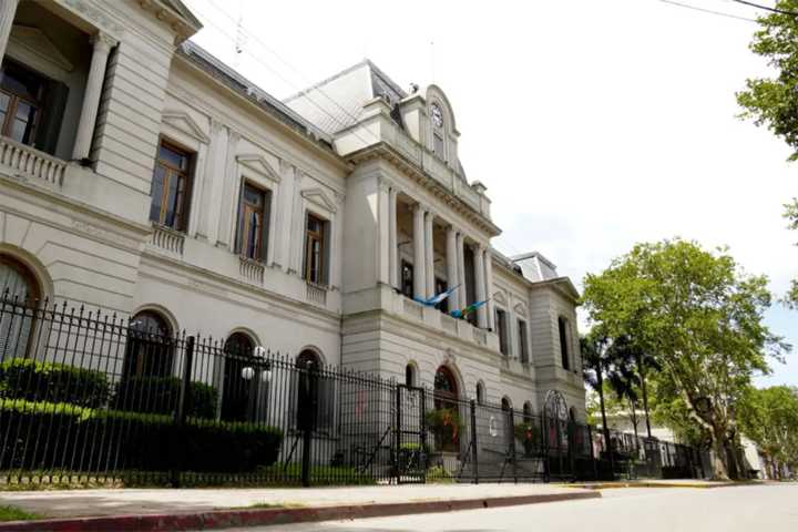 Inédito: Municipio designó a una Inteligencia Artificial como “directora de atención al vecino”