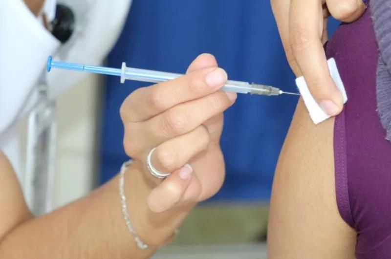 "Enorme peligro": la comunidad científica pide suspender el evento antivacunas en el Congreso