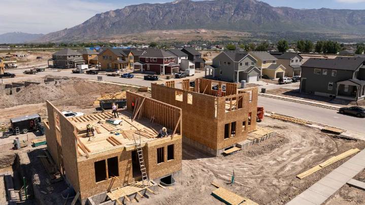 Utah on pace to add 2 million people over the next 40 years, but is growth slowing?