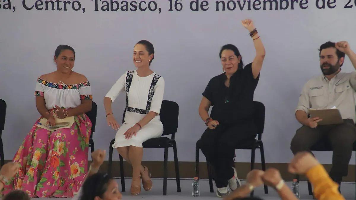 “No hay divorcio entre pueblo y Gobierno”, dice Sheinbaum tras protestas en el Zócalo