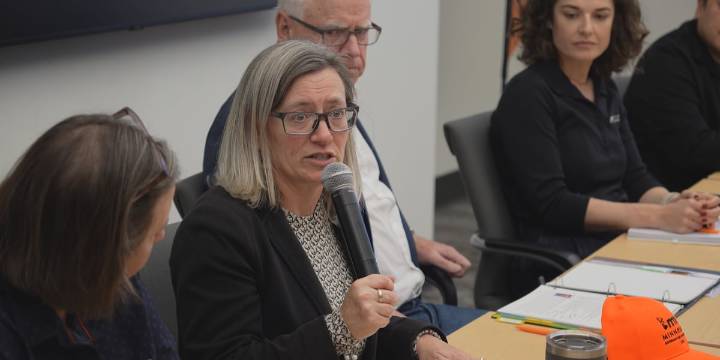 Ahead of firearm deer opener, Minnesota leaders highlight economic importance of hunting industry