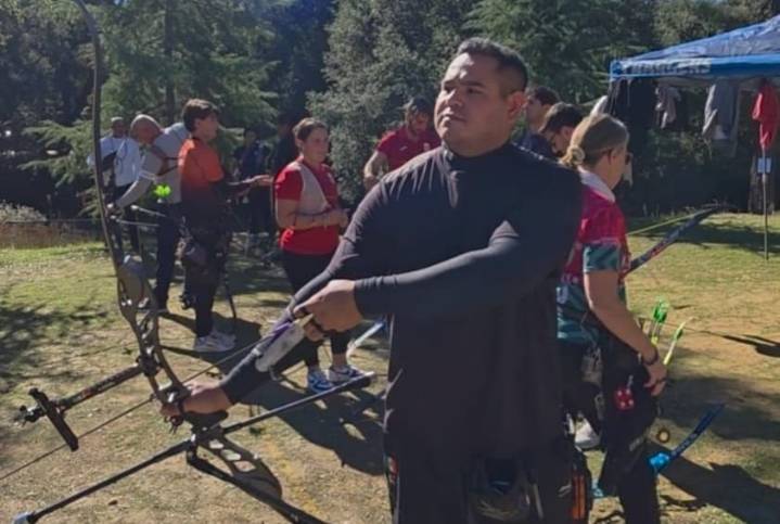Luis “Abuelo” Alvarez realiza campamento en California