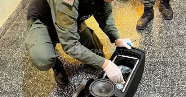 Boliviano iba en taxi por Ruta 50 y escondía "varios kilos" en un parlante