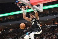 Deadspin | Giannis Antetokounmpo remains a force as Bucks host Rockets