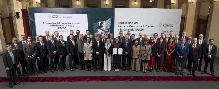 Sheinbaum renueva con empresarios el Paquete contra la Inflación y la Carestía