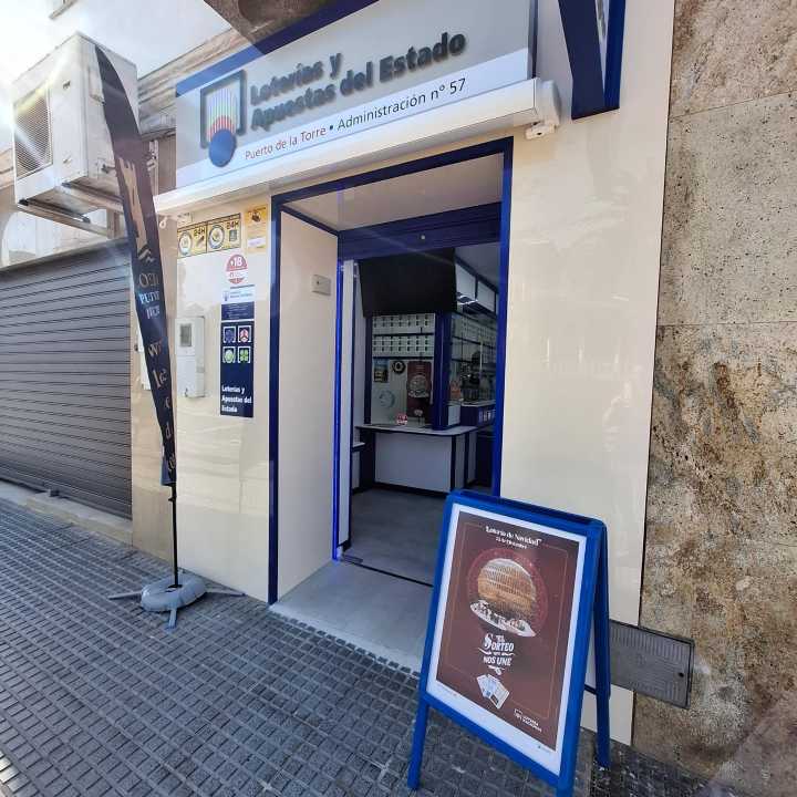 Si quieres que te toque la Lotería, tienes que comprar los décimos de esta administración de Málaga