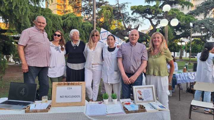 Egresan estudiantes mayores de 70 años de la Educación Primaria de Adultos.
