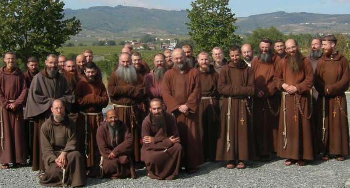 ⚜️ Renacer capuchino: la resistencia tradicional que florece en Morgo