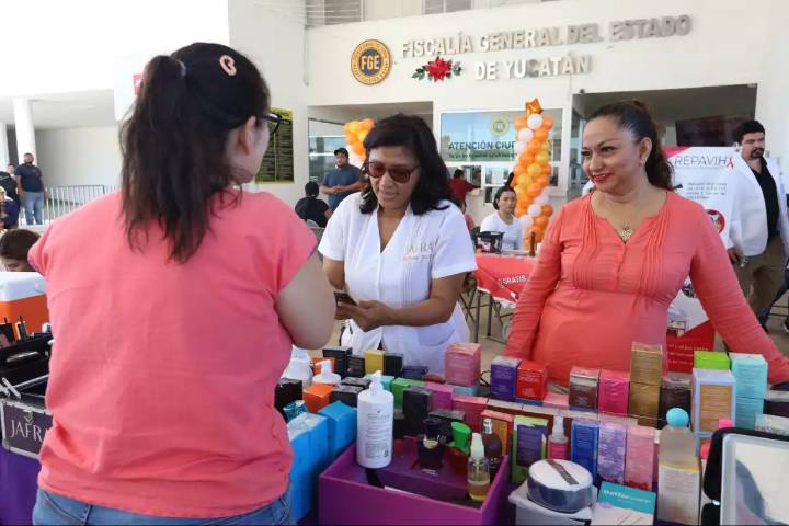 FGE Yucatán realiza jornada integral para fortalecer a mujeres en el Día contra la Violencia